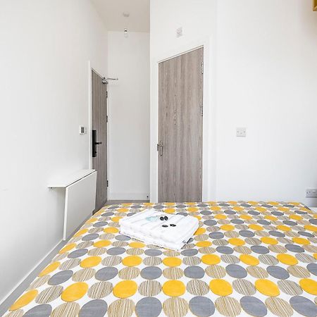 לונדון Victorian Beauty With Private Toilet And Shower Near Tube Station מראה חיצוני תמונה