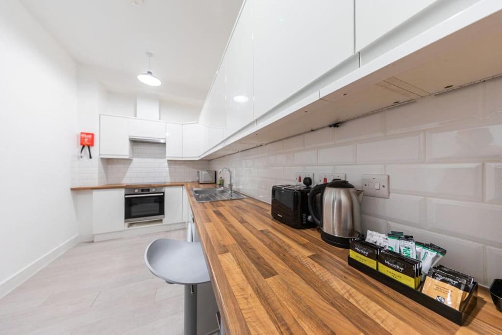 לונדון Victorian Beauty With Private Toilet And Shower Near Tube Station מראה חיצוני תמונה