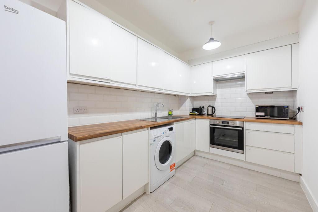 לונדון Victorian Beauty With Private Toilet And Shower Near Tube Station מראה חיצוני תמונה