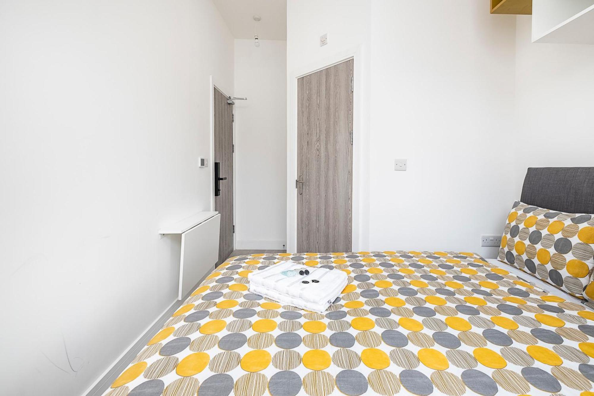 לונדון Victorian Beauty With Private Toilet And Shower Near Tube Station מראה חיצוני תמונה